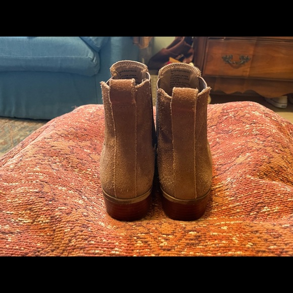 Steve Madden Dover Cognac Suede Bootie, Size 7 - Picture 5 of 6